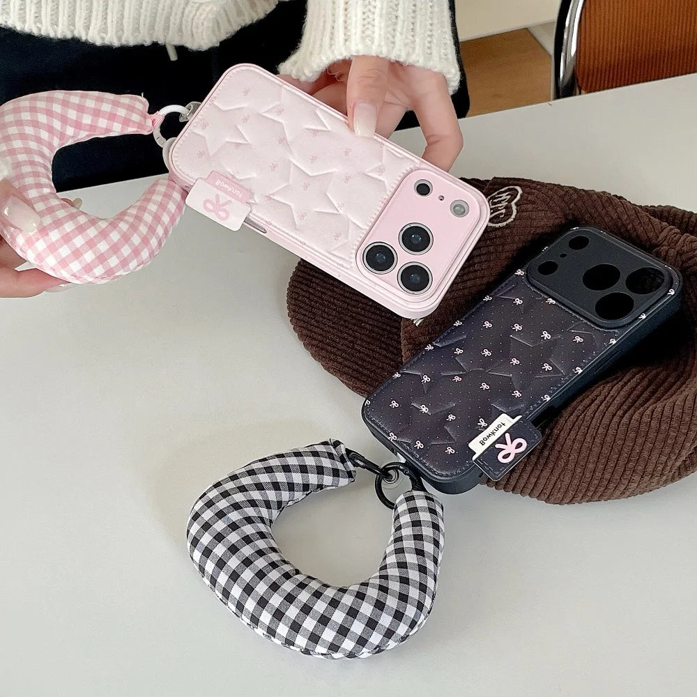 【もこもこスターキルティング】 ふわふわ チェッククッション ハンドル ストラップケース｜iPhone対応 #240913