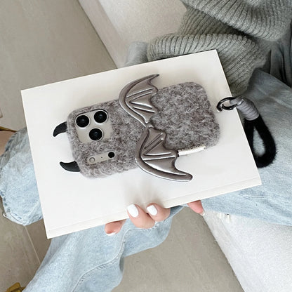 【デビルウィング】立体シルバーウィング×ふわもこファー スマホケース｜iPhone対応 🪽🖤 #241219