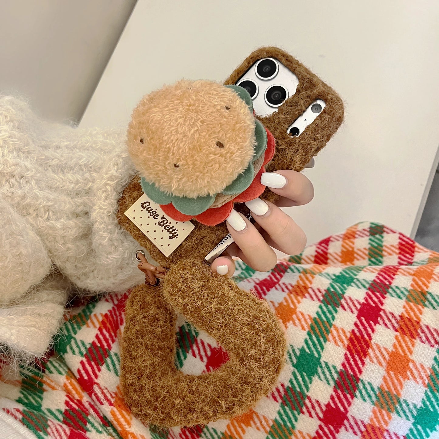 【スイーツモチーフシリーズ】レインボーケーキ ＆ ハンバーガー スマホケース｜ふわもこ立体デザイン × ハンドストラップ付き｜iPhone対応 #241201