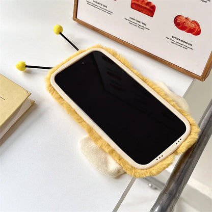 【ふわもこアニマルシリーズ】ハチさんスマホケース｜羽つき立体デザイン｜iPhone対応 #241123