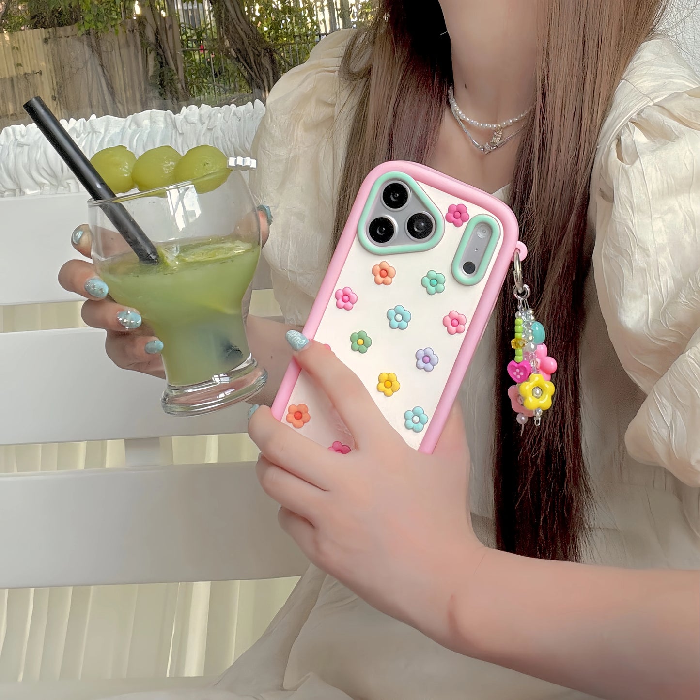 カメラ保護・ソフトシリコン iPhoneケース｜耐衝撃・防塵・ストラップ付・お手入れ簡単 #260067