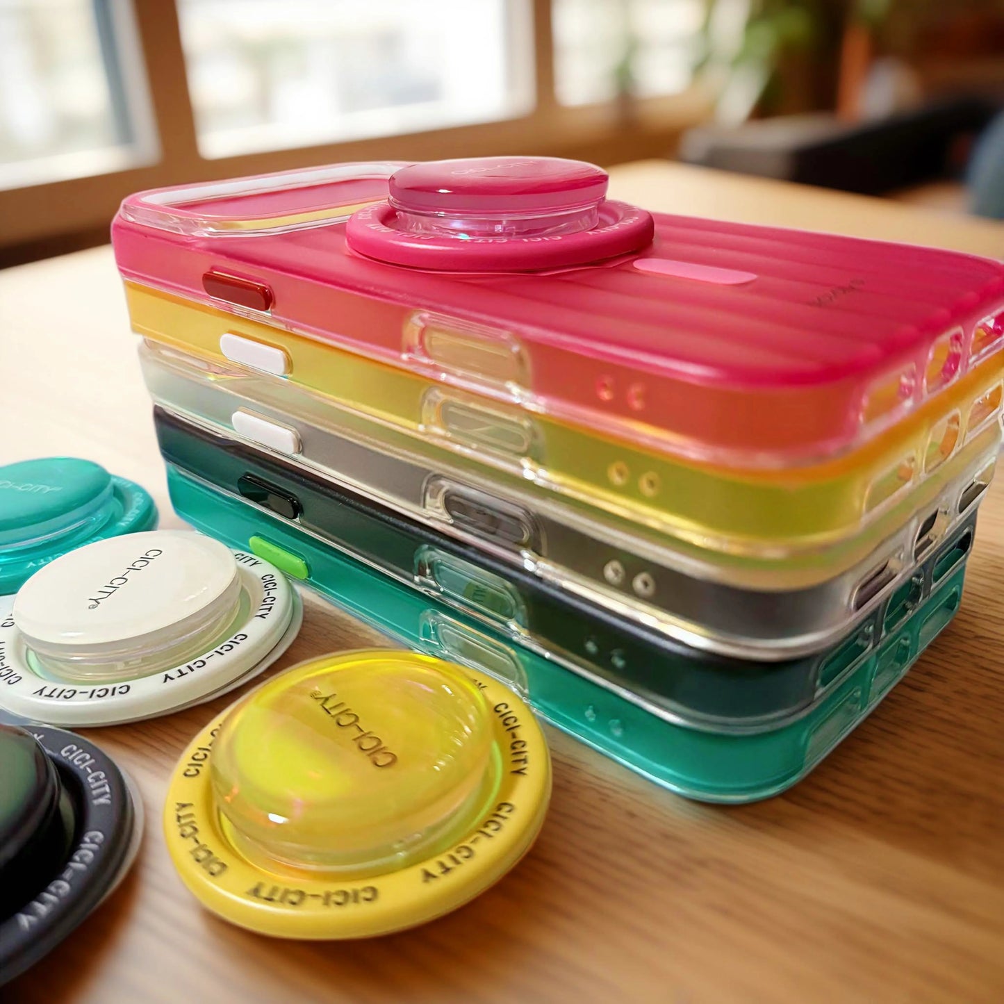 【Magsafe対応】クリアネオンカラー  透明グラデ ストライプ  スマホケース｜iPhone対応 #250106