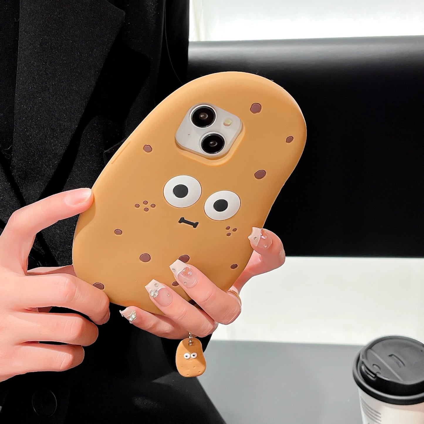 【3Dデザイン】ポテトキャラクター iPhoneケース かわいい 韓国風 ポテト型 ストラップ付き シリコン耐衝撃 ソフトケース｜iPhone対応 #251231