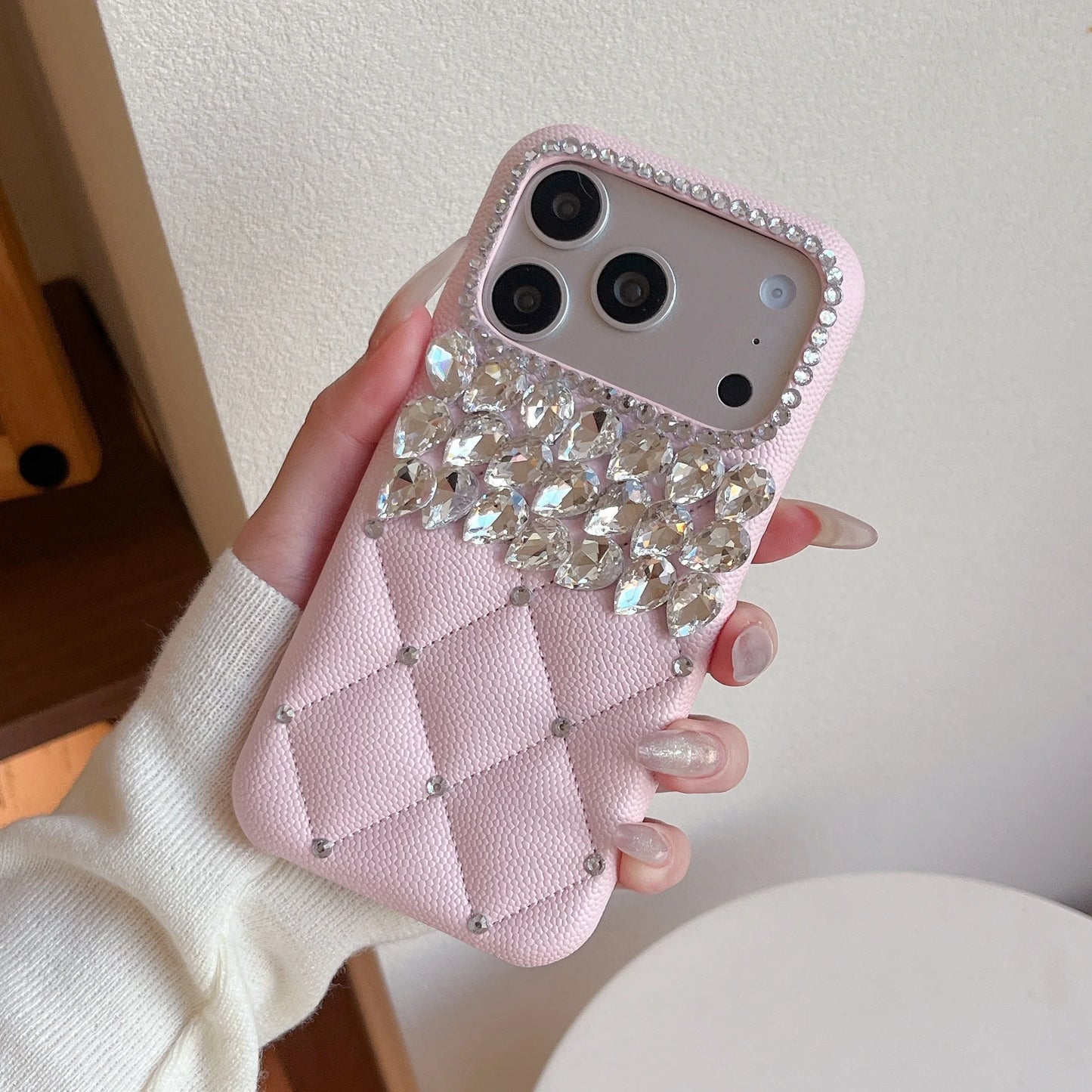 キルティング×ビジュー レザー調 高級デザイン iPhoneケース｜大人可愛い #231103