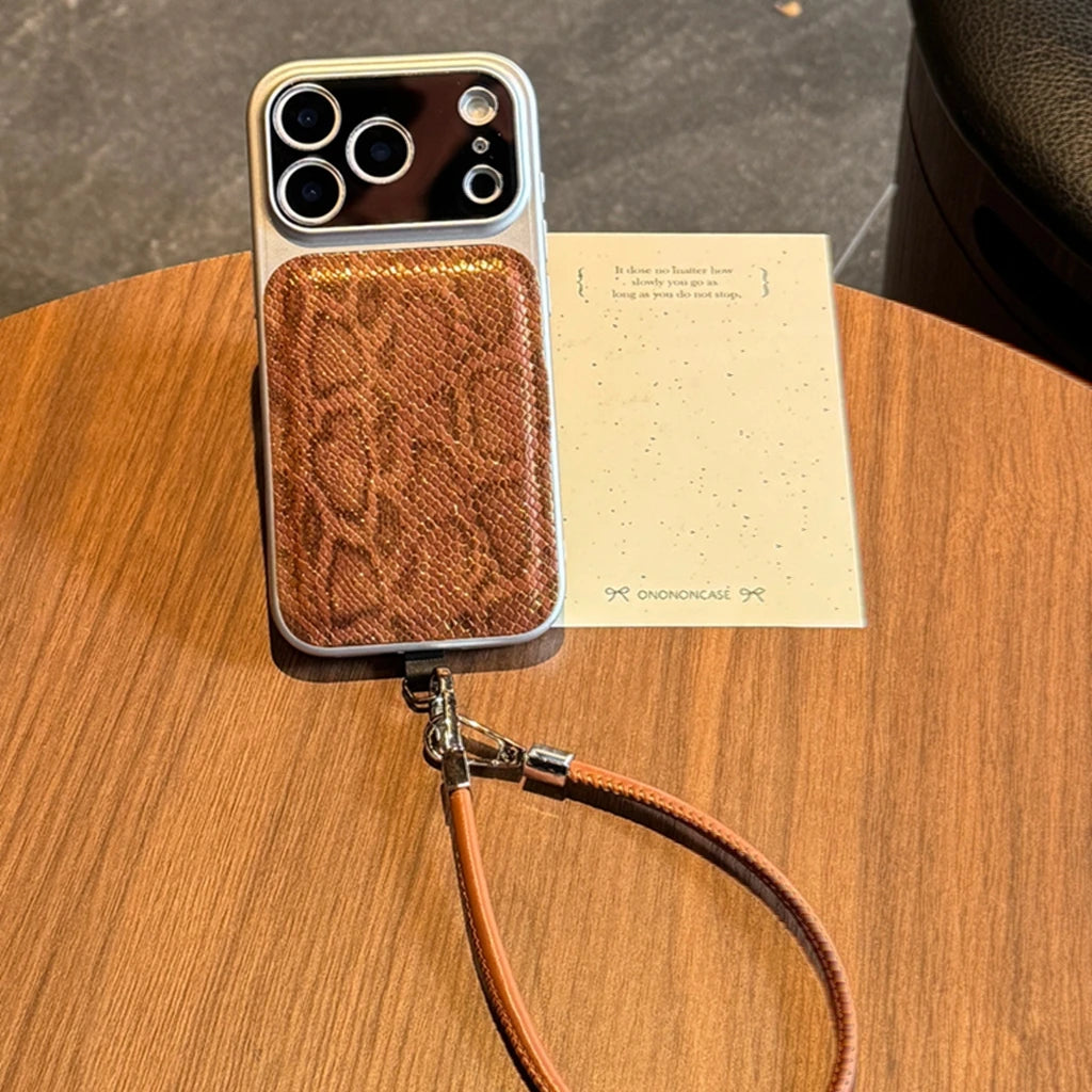 【スネークタッチ】パイソンレザー調 × ハンドストラップ スマホケース｜iPhone対応 #240823