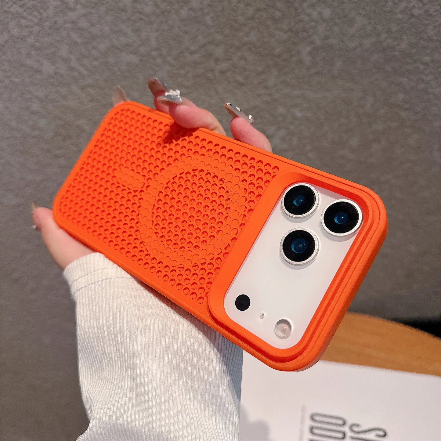 【Magsafe対応】シリコンラバー エアドット 立体グリップ 耐衝撃 スマホケース｜iPhone対応 #250419