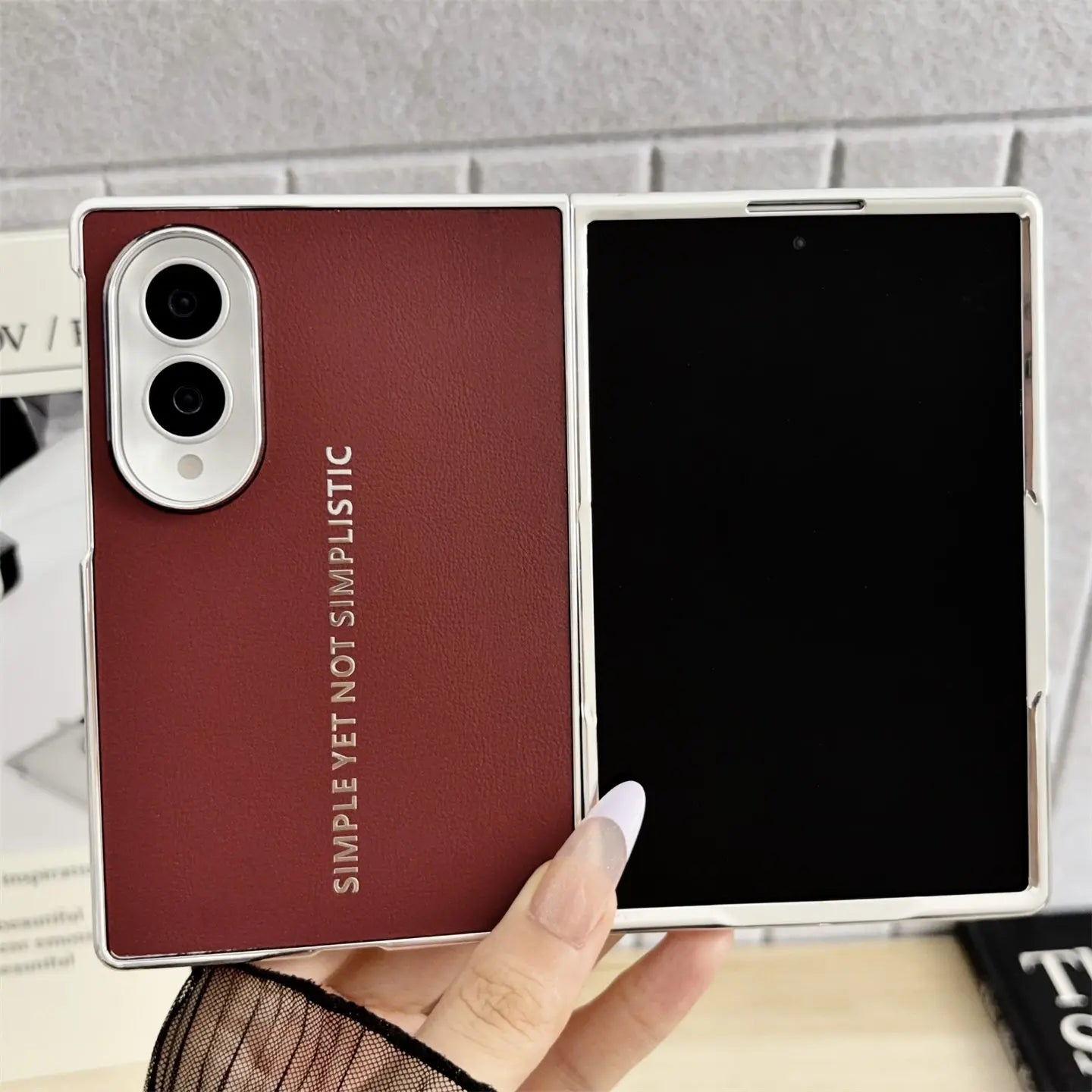 【Galaxy対応】ストラップ付きスマホケース 英字ロゴ デザイン 全3色 スタイリッシュ・エレガント・モダン #261144