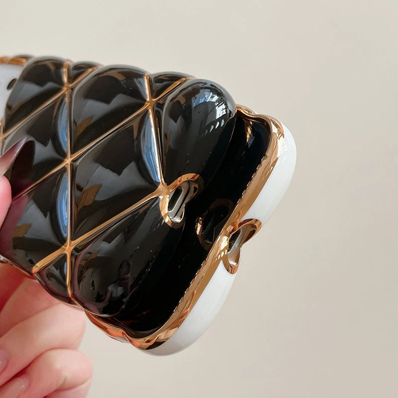 エレガントキルティング iPhoneケース｜ゴールドラインアクセント #240414