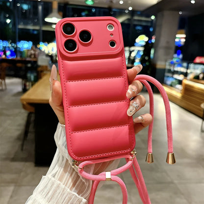 ダウンジャケット風 ソフト iPhoneケース｜ストラップ付き・カラーバリエーション豊富 #240601