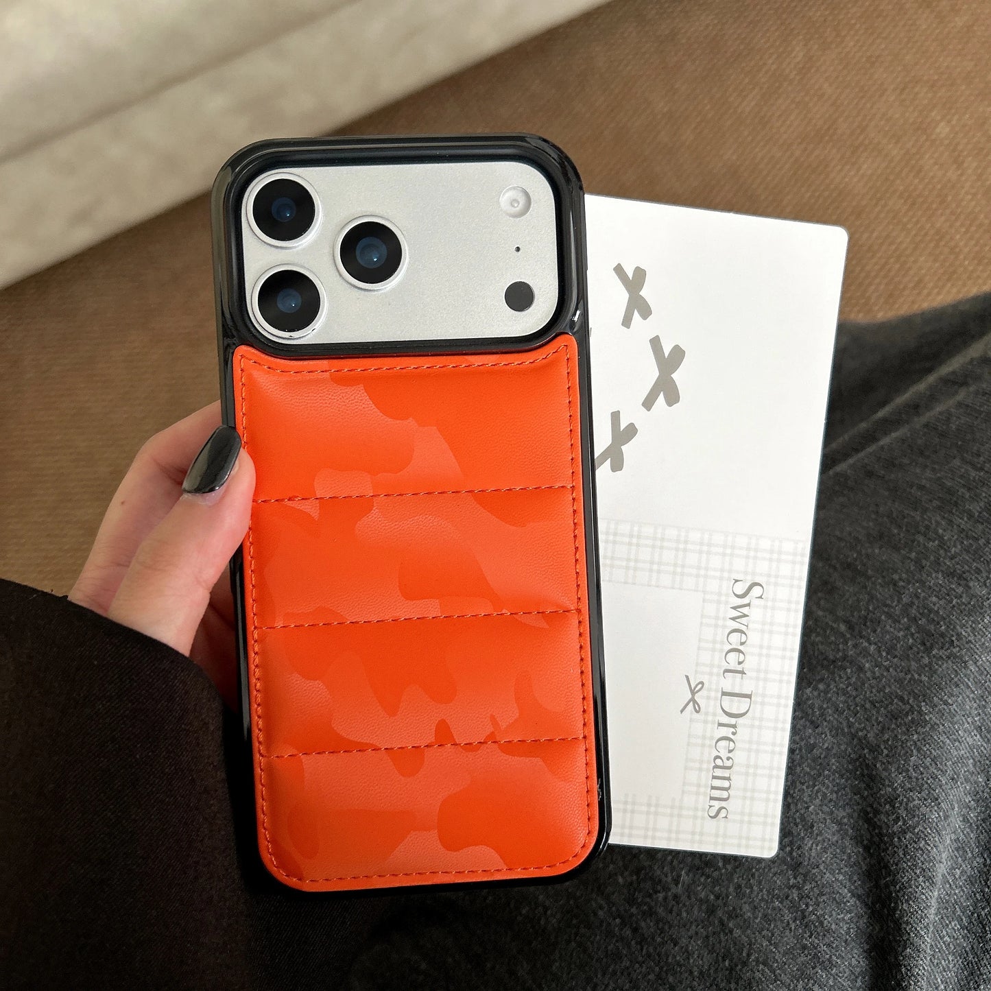 カモフラ柄 ダウンジャケット風 キルティング iPhoneケース #240308