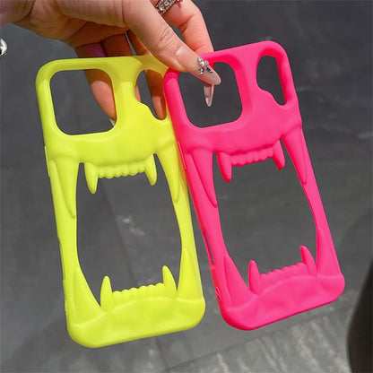 【ワイルドファング】ネオンイエロー・ピンク × 立体キバ クリアバンパー スマホケース｜iPhone対応 #240813