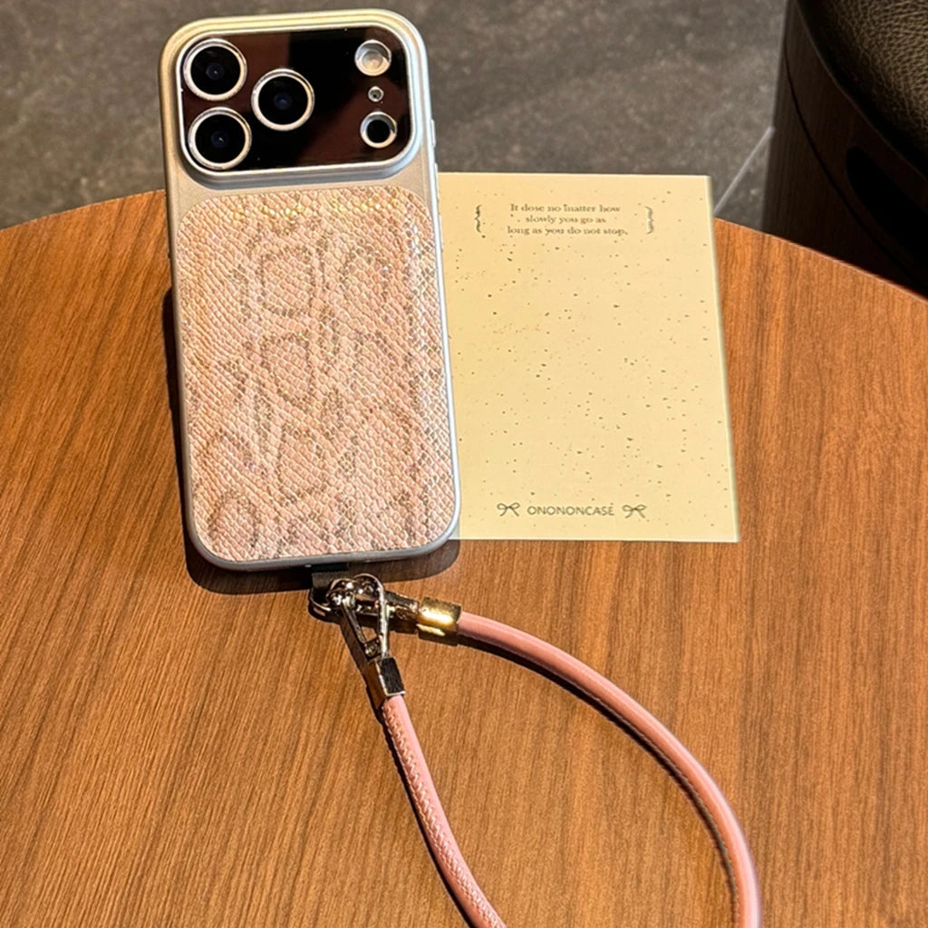 【スネークタッチ】パイソンレザー調 × ハンドストラップ スマホケース｜iPhone対応 #240823