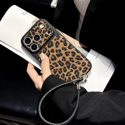 【アニマルムード】ピンク ブラウン レオパード ヒョウ柄 ストラップ付き スマホケース｜iPhone対応 #240710