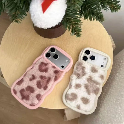 もこもこ レオパード柄 ファー iPhoneケース｜ウェーブフレーム #240301