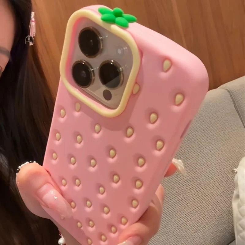 【フルーツシリーズ】いちごデザイン 立体シリコン スマホケース｜iPhone対応 #250917