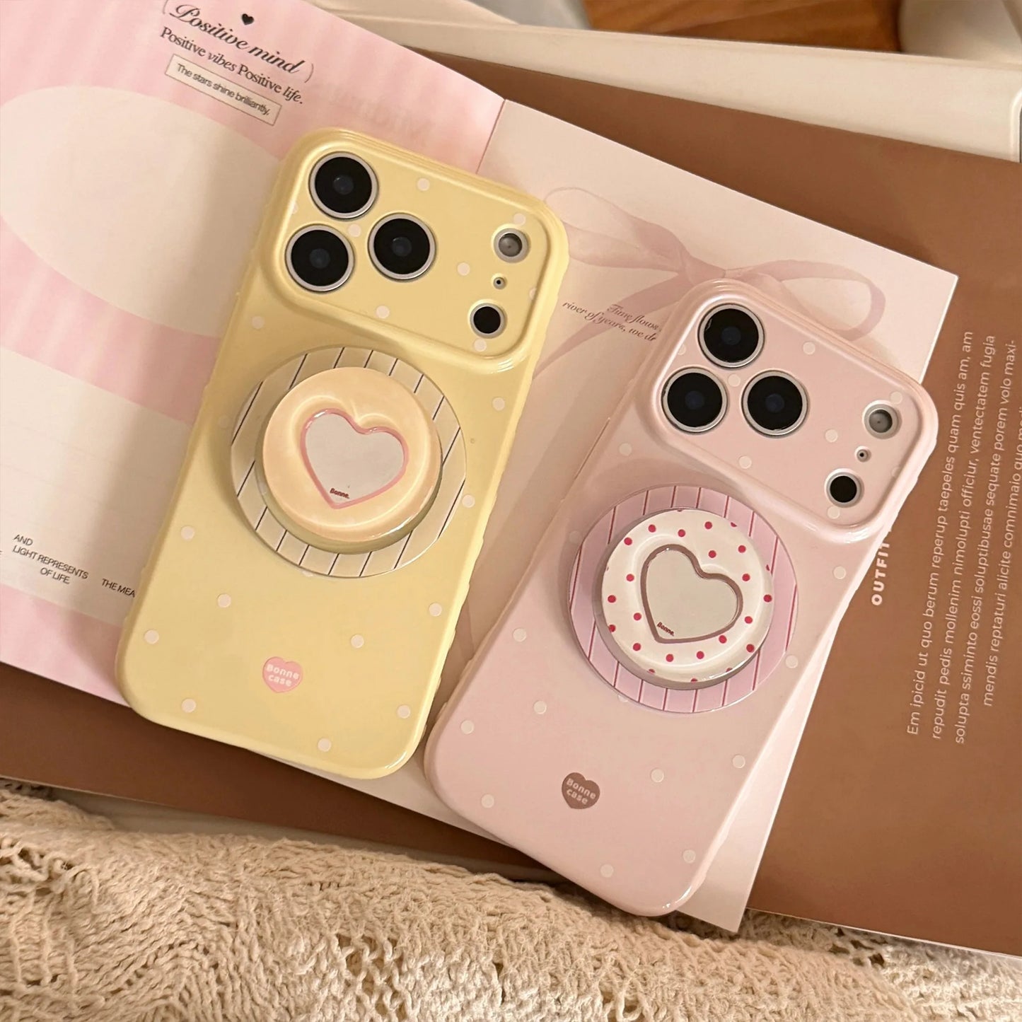 ハートミラーグリップ 水玉 ドットデザイン iPhoneケース｜マグネット内蔵 #240101