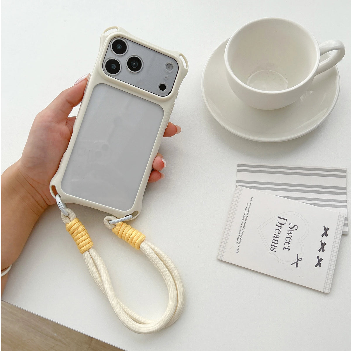 ハンドストラップ付き クリアiPhoneケース(全7色)ポップ・フェミニン ハンドストラップ付き クリアiPhoneケース(全7色)ポップ・フェミニン