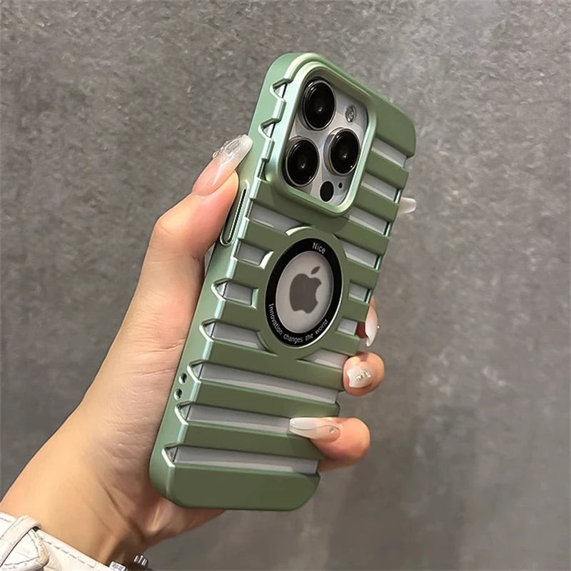 【アルミ調デザイン】メタル スーツケースデザイン 耐衝撃 スマホケース｜iPhone対応 #250414