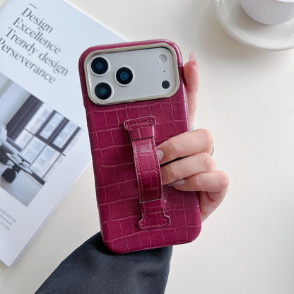 【クロコ調レザー】スリム ハンドベルト付 スマホケース｜iPhone対応 #240921