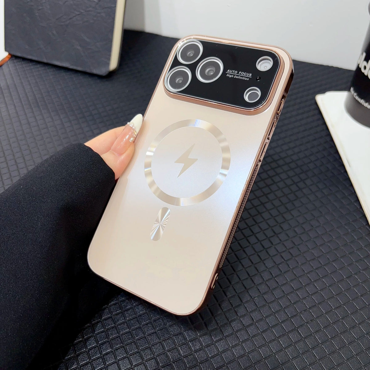 グラデーション＆サンダーモチーフ マグネット内蔵iPhoneケース (全9色) ライトニング・シャイン #261231