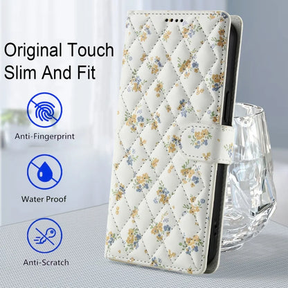 【ブックスタイル】花柄 フラワーキルティング ストラップ付き 手帳型 iPhoneケース｜カード収納 ショルダー対応 #240110