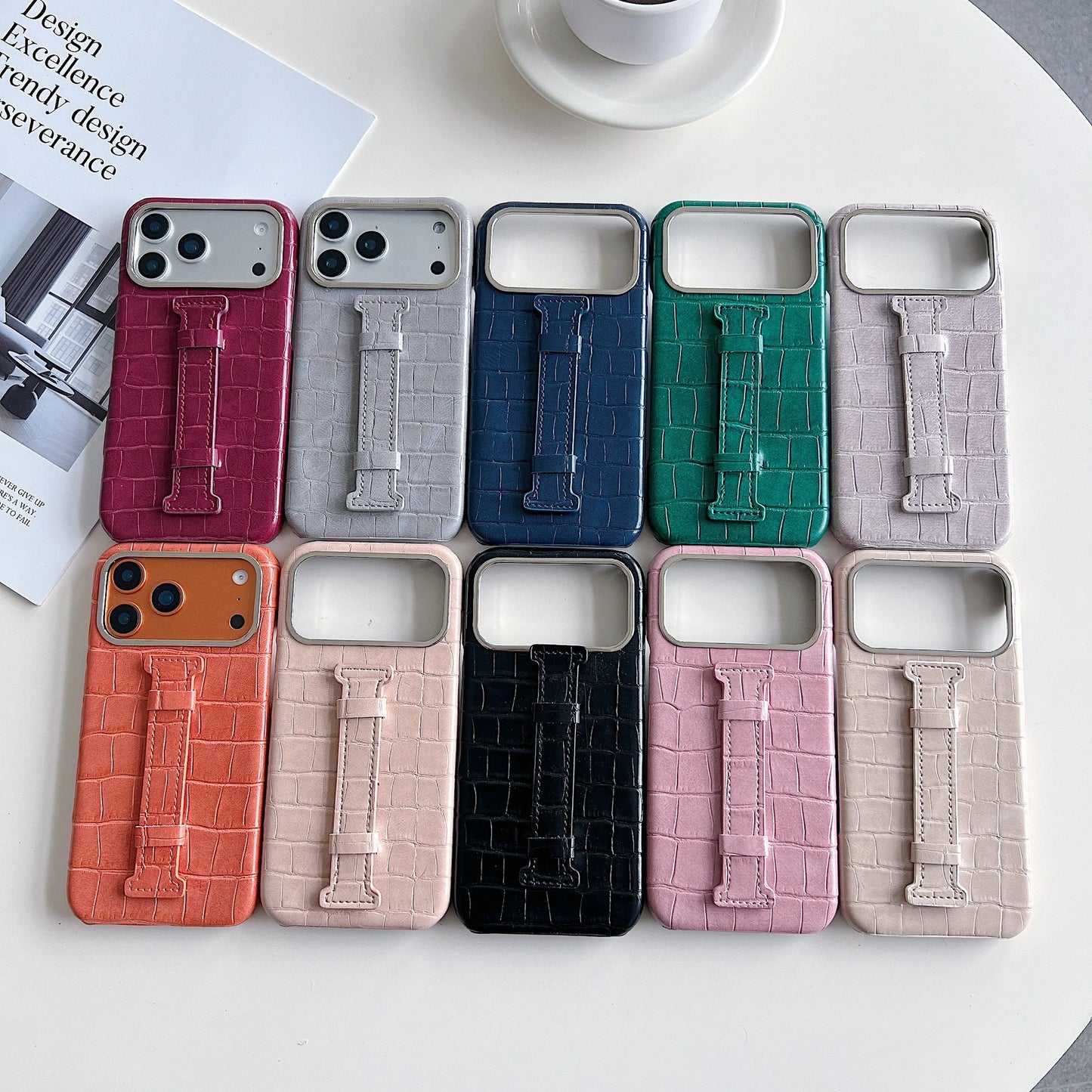 【クロコ調レザー】スリム ハンドベルト付 スマホケース｜iPhone対応 #240921