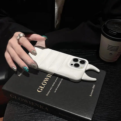 【デビルホーンシェル】ツノ×エアパフ風メタリックデザイン スマホケース｜iPhone対応 #250612