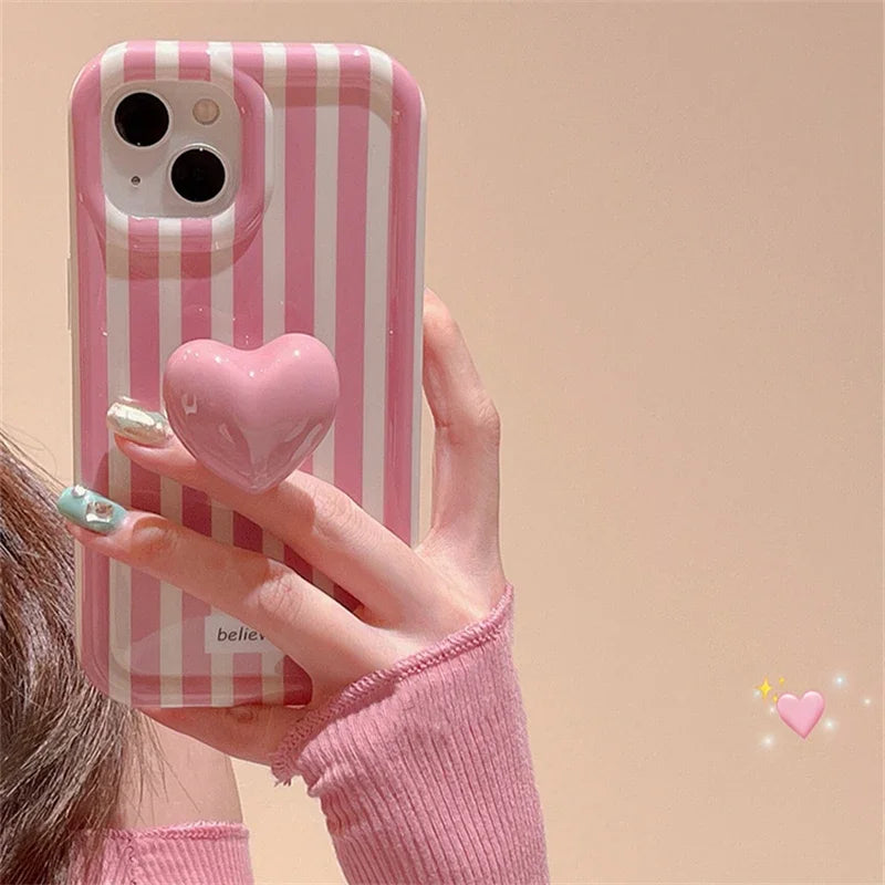 【ストライプシリーズ】ピンクボーダー×立体ハート スマホケース｜iPhone対応 #250914