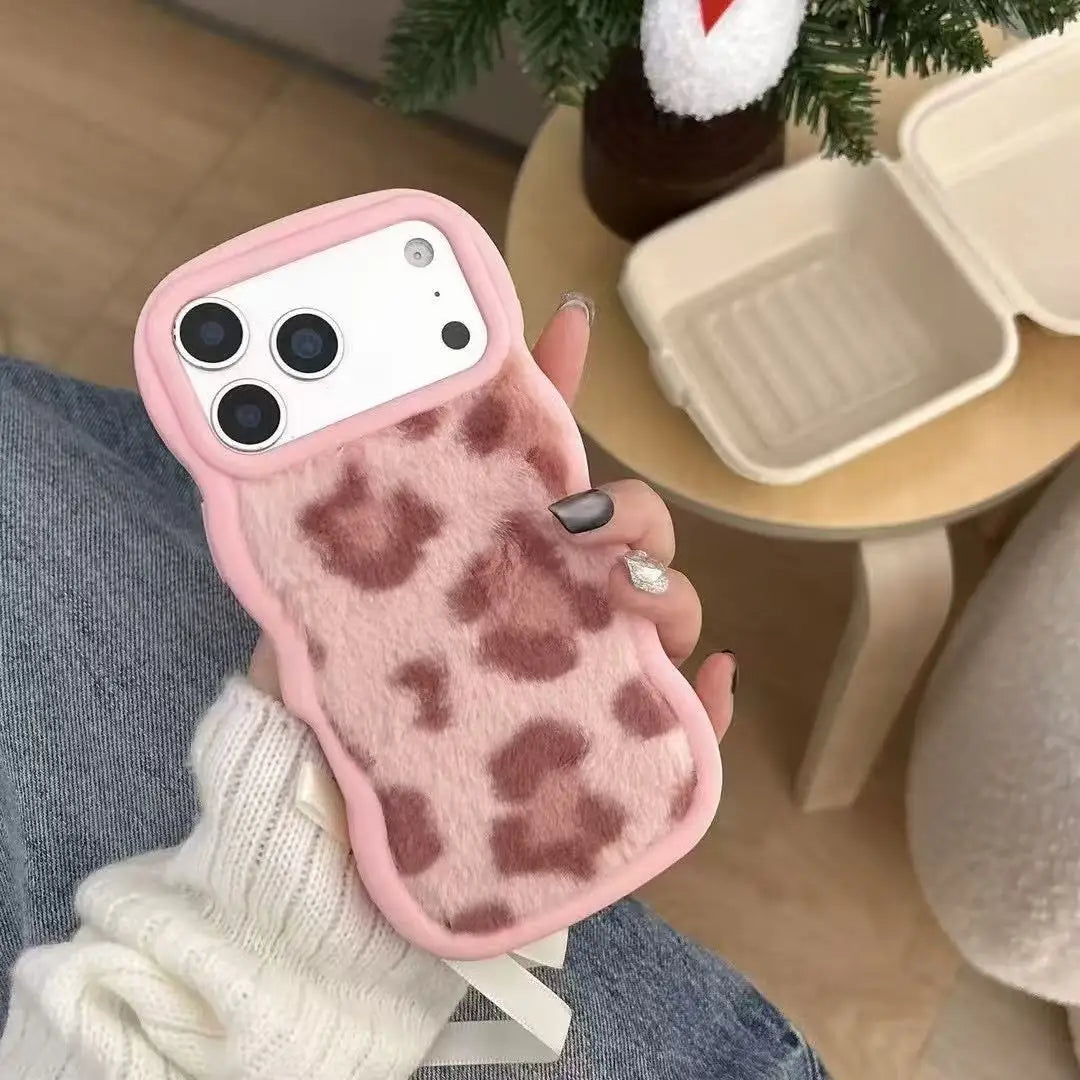 もこもこ レオパード柄 ファー iPhoneケース｜ウェーブフレーム #240301