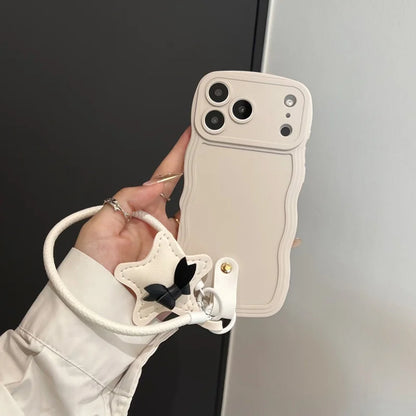 【ウェーブフレームシリーズ】スター 星型チャーム付き 波型デザイン スマホケース｜iPhone対応 #251130