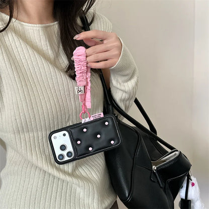 【ドットレザー】ピンク 水玉 ステッチ × ブラックレザー スマホケース｜iPhone対応 #250125