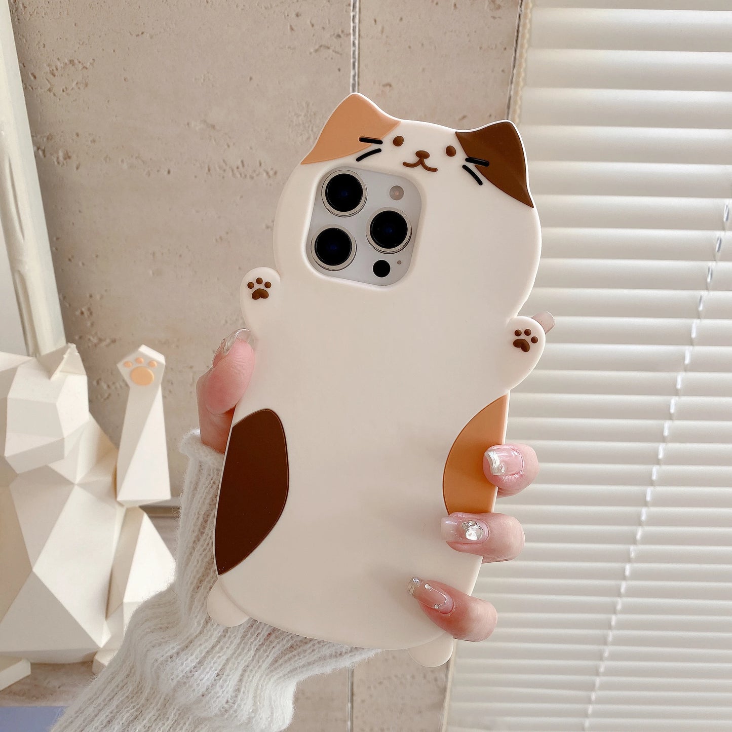 【猫耳シリーズ】三毛猫 肉球 立体キャットiPhoneケース｜マットTPU #240211