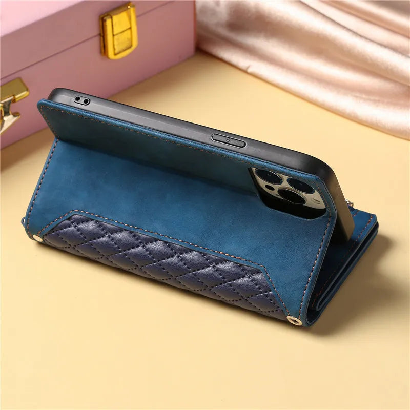 【ブックスタイル】キルティング レザー 手帳型 ウォレット iPhoneケース｜ショルダーストラップ付き #240127