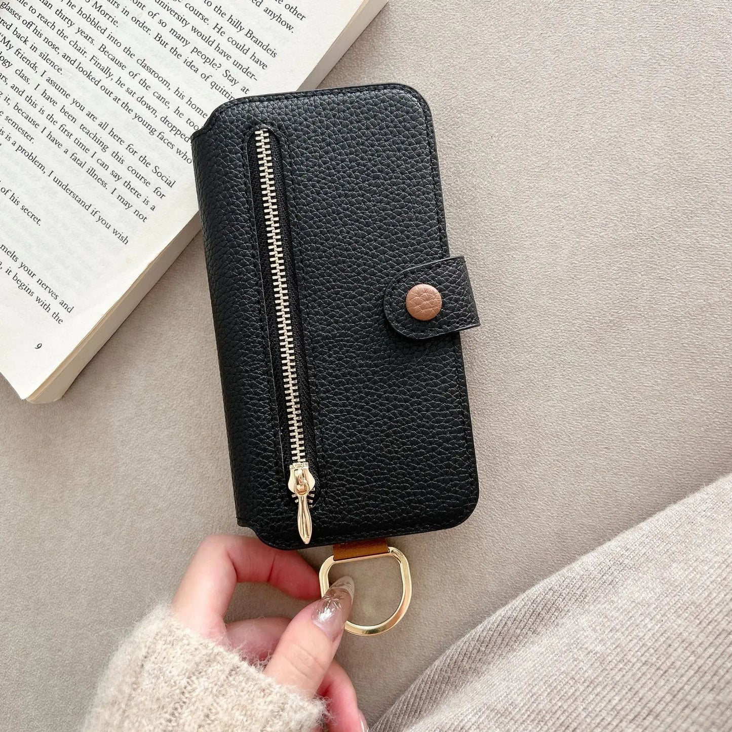 【ブックスタイル】キーリング付き レザー調 財布一体型 手帳型 iPhoneケース｜ファスナー収納・多色展開 #240128
