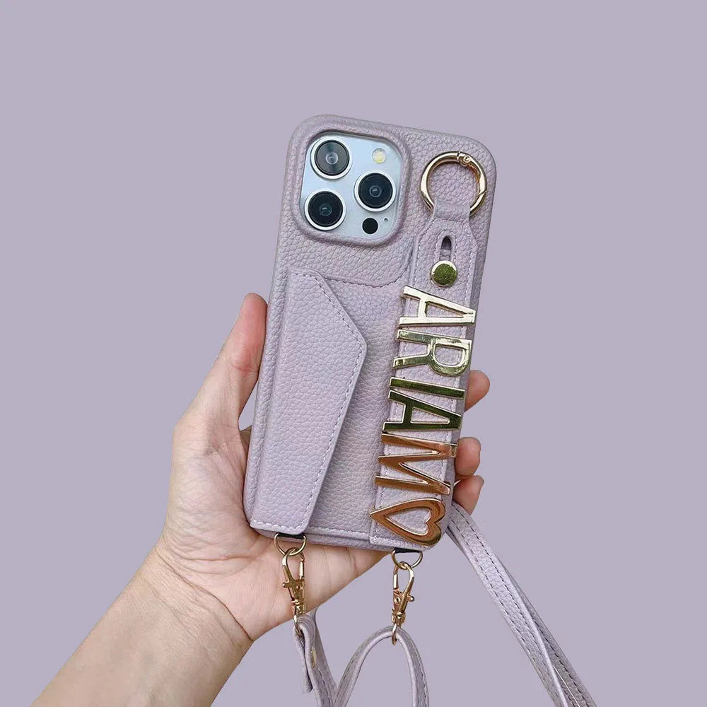 【カスタムシリーズ】ゴールドネームプレート ショルダーストラップ付き レザー調 iPhoneケース  ｜iPhone対応 #240712