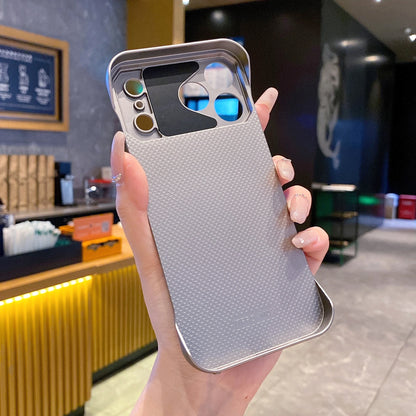 【Magnet内蔵】 高級PUレザー＆メタルプレート デザインスマホケース｜iPhone対応 #251128