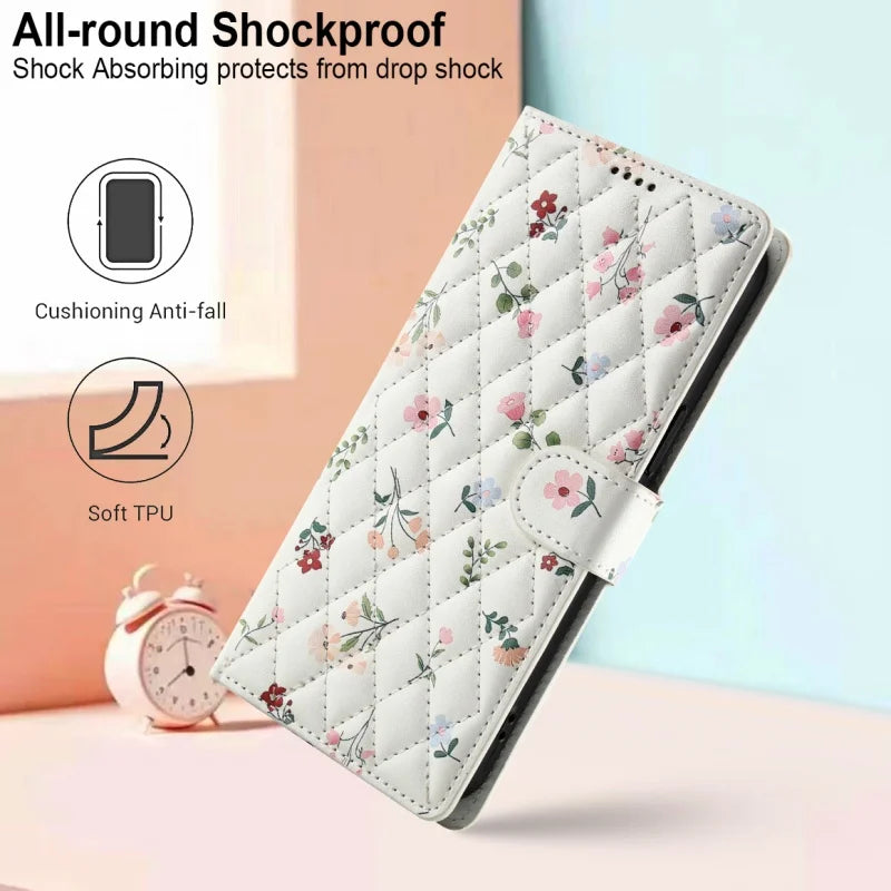 【ブックスタイル】花柄 フラワーキルティング ストラップ付き 手帳型 iPhoneケース｜カード収納 ショルダー対応 #240110