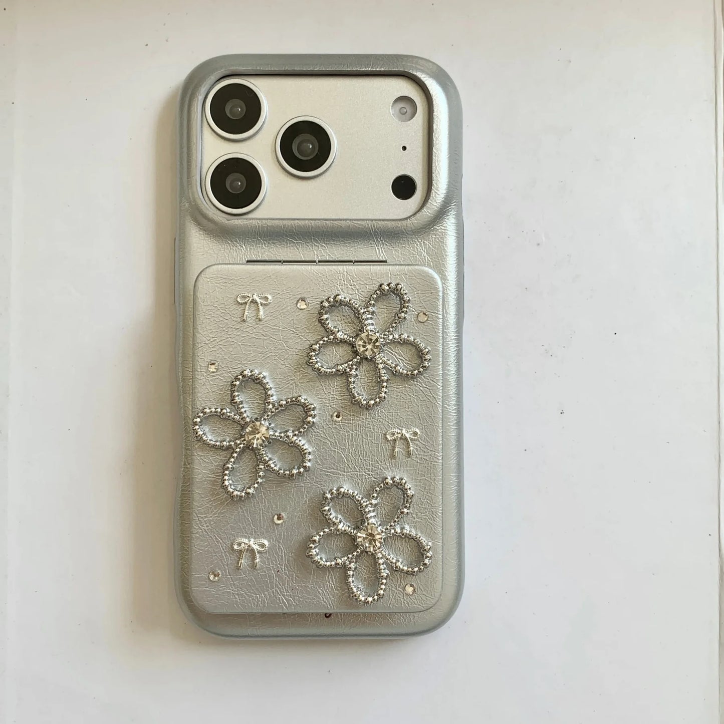 フラワーデコ パール・上品ガーリー フリップミラー付き iPhoneケース #231105