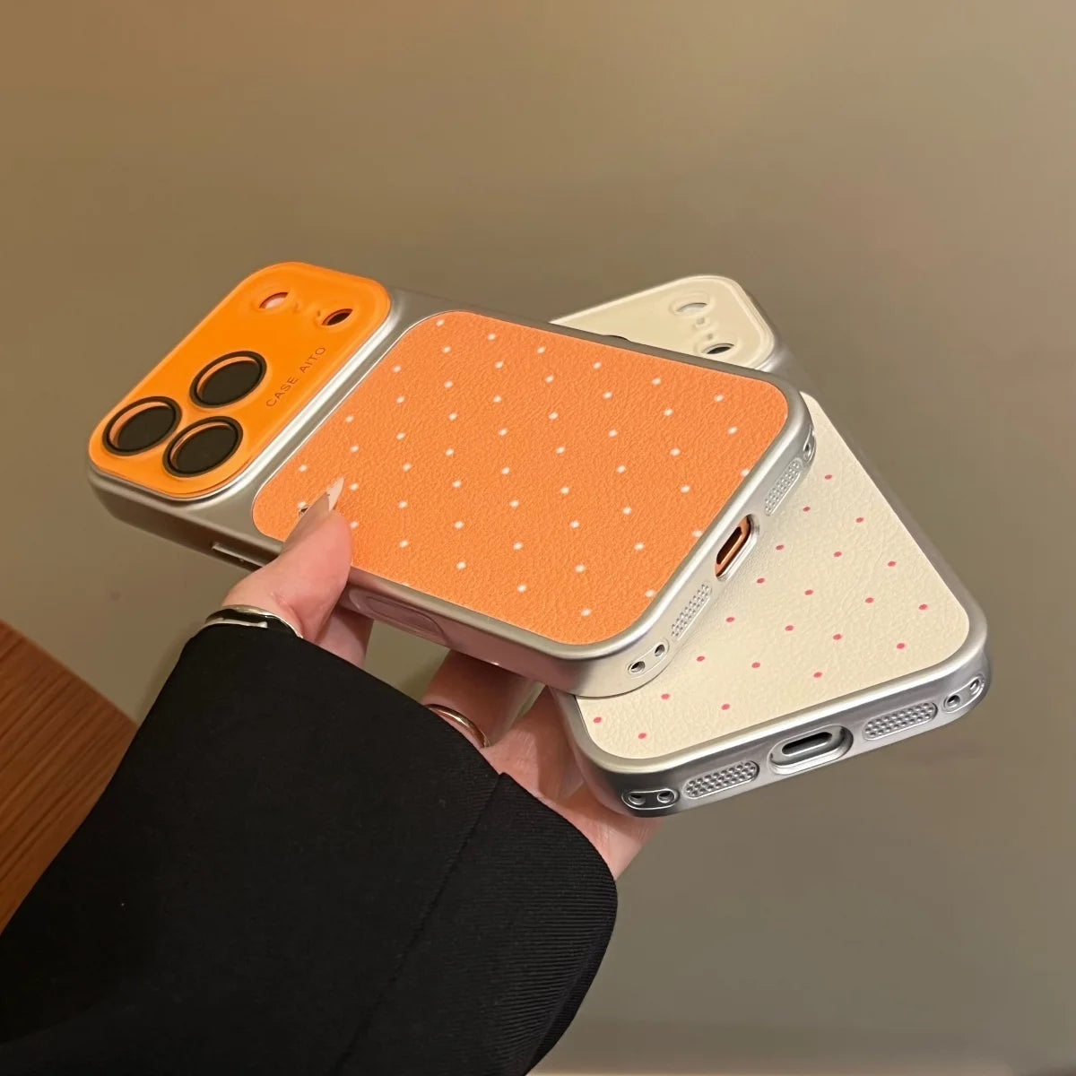 ドット柄 レザー調 メッキフレーム iPhoneケース｜淡色・大人かわいい #260050