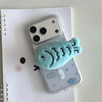 【Magnet内蔵】ふわふわ 3D フィッシュファー ポップスタンド × クリアデザイン スマホケース｜iPhone対応 #241226