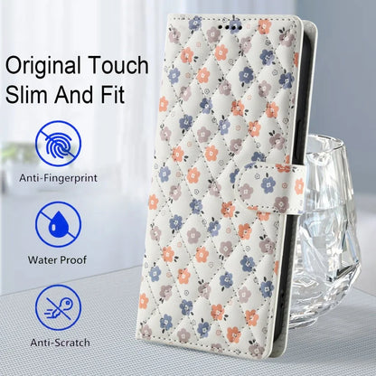 【ブックスタイル】花柄 フラワーキルティング ストラップ付き 手帳型 iPhoneケース｜カード収納 ショルダー対応 #240110