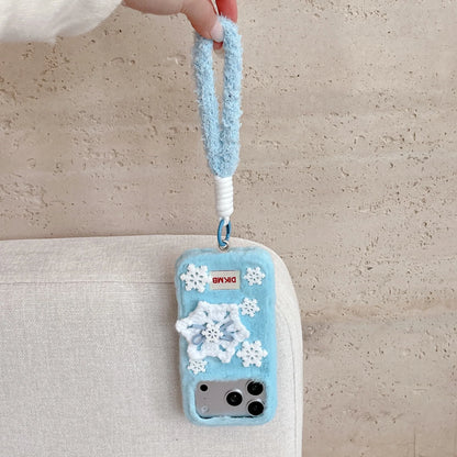 もこもこファー iPhoneケース｜雪モチーフ・ストラップ付き #240314
