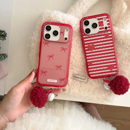 【レッドリボン・ハート】ポンポンチャーム付き スマホケース｜iPhone対応 #241020