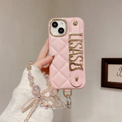 【カスタムNAMEシリーズ】名前入り キルティング ビジュー ストラップ付きスマホケース｜iPhone対応