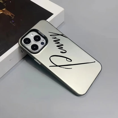 【カスタムNAMEシリーズ】ビッグ筆記体ネーム マットカラーケース｜iPhone対応 #241010