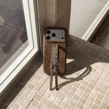 【レザーベルトデザイン】ヴィンテージ風 ダブルハンドストラップ スマホケース｜iPhone対応 #240707