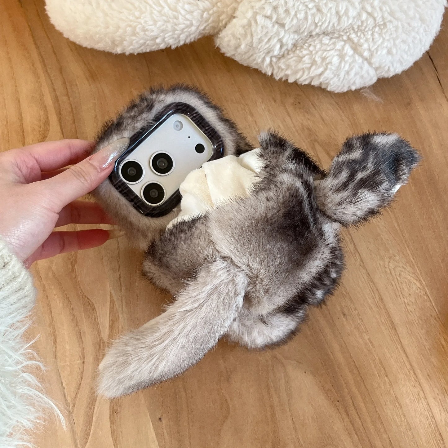 ふわふわラビット ファー iPhoneケース｜立体耳デザイン・もこもこフード #240420