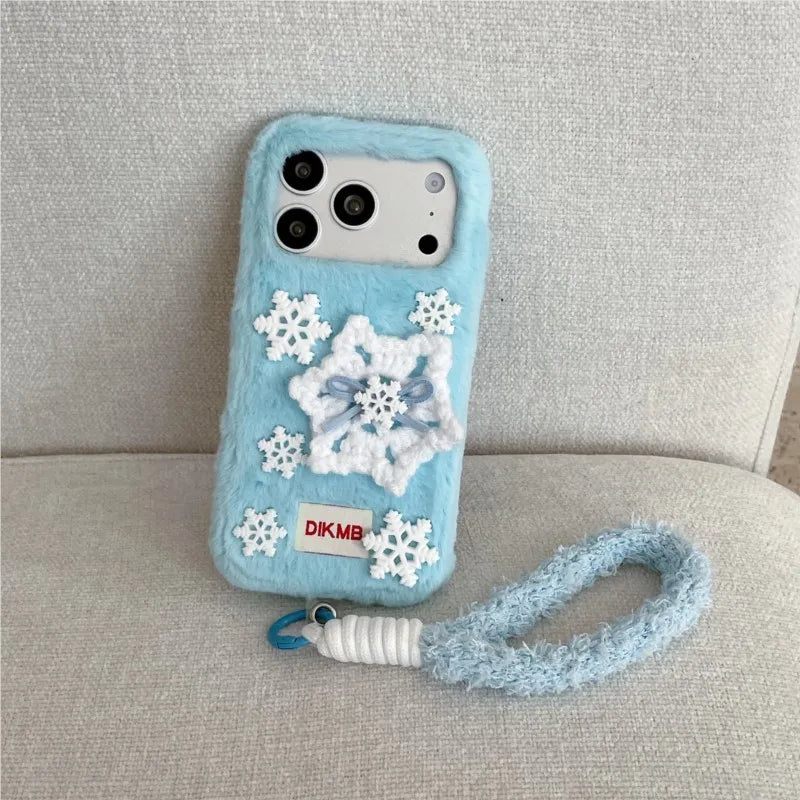 もこもこファー iPhoneケース｜雪モチーフ・ストラップ付き #240314