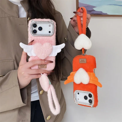 【もこもこエンジェル】ハート × 羽モチーフ ふわふわラブリーケース｜iPhone対応 #240910