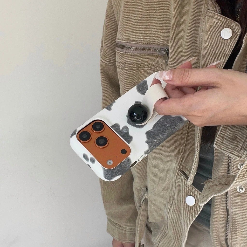 【アニマルシリーズ】カウ柄グリップ付き スマホケース｜モード×ナチュラルデザイン｜iPhone対応 #241207